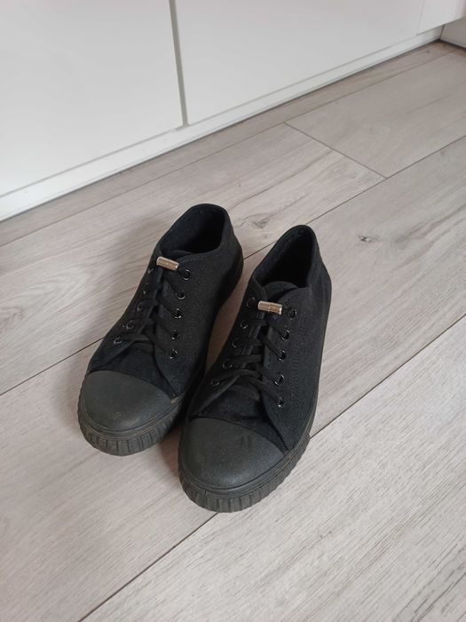 Trampki, tenisówki, buty sportowe czarne rozm 37 elastyczne sznurówki