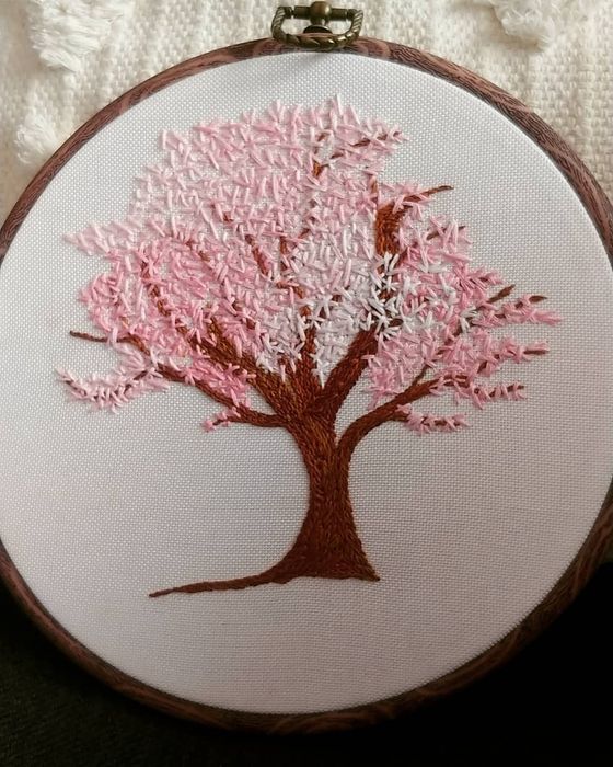 Haft na tamborku rękodzieło dekoracja boho