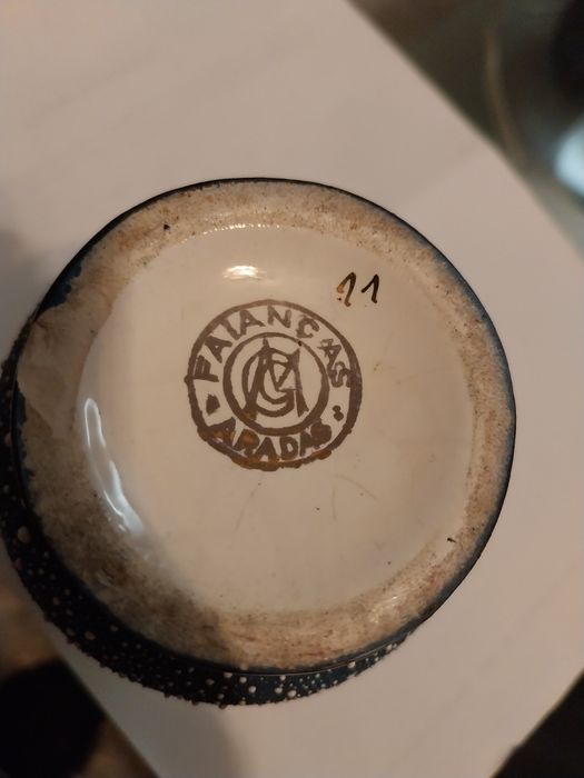 Faiança antiga de Aradas (Aveiro) com detalhes em dourado