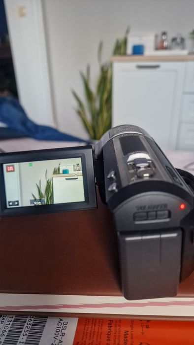 Kamera Panasonic HC-V720  zoom 21x full HD wifi