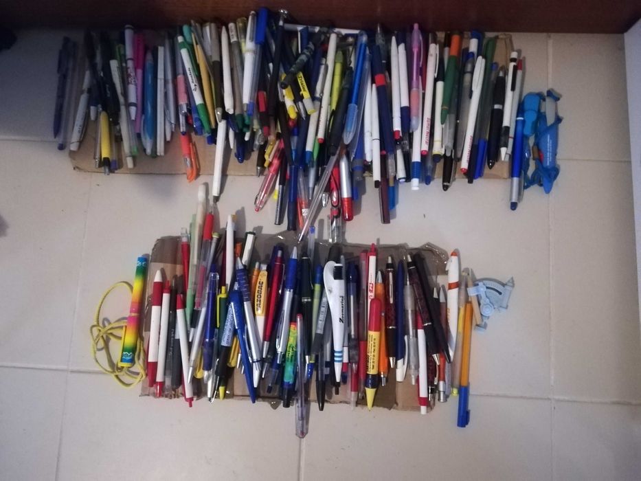 Diversas canetas 230