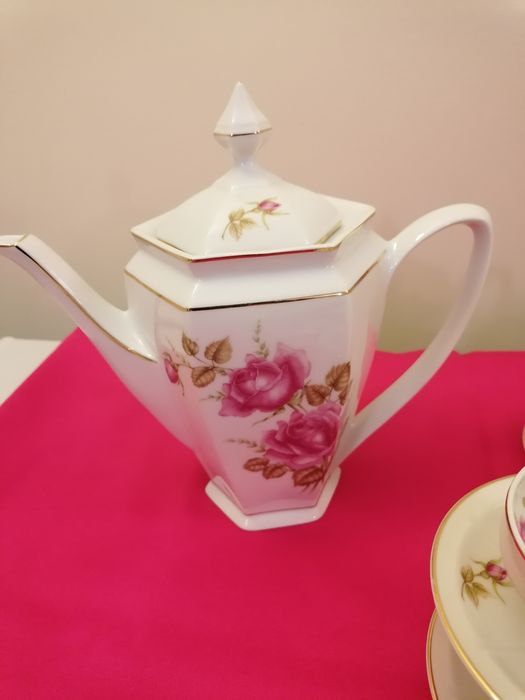 Serviço de chá em porcelana completo  Coimbra