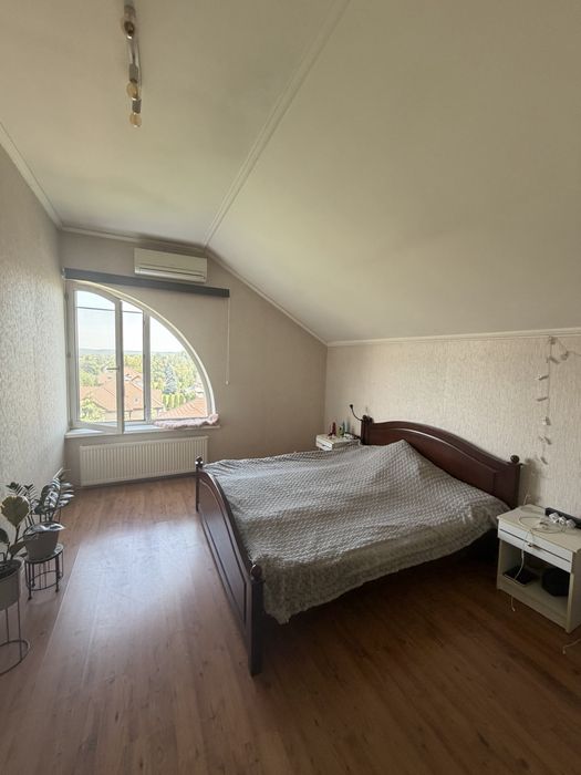 Продаж 4-к кв 150 м2 село Вишеньки   КМ Золоче Набережна буд.7