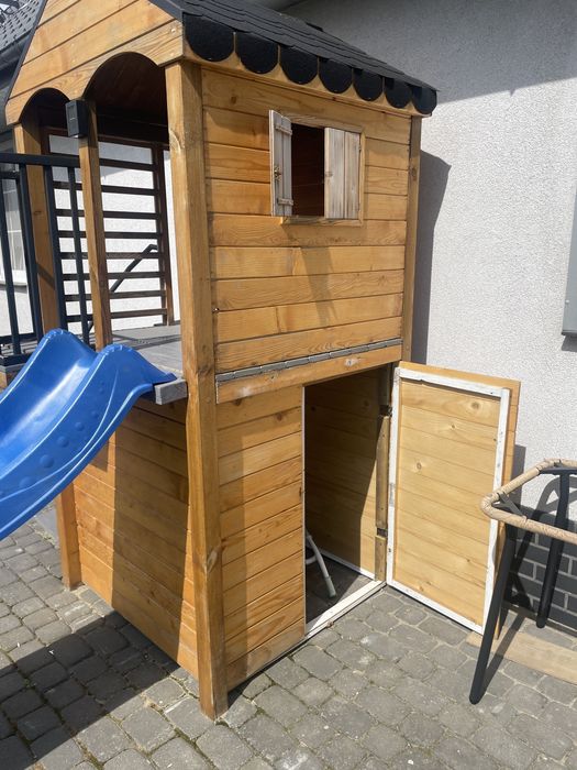 Plac zabaw domek solidny ze skrytka na zabawki