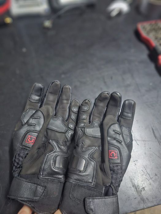 Luvas Dainese como novas