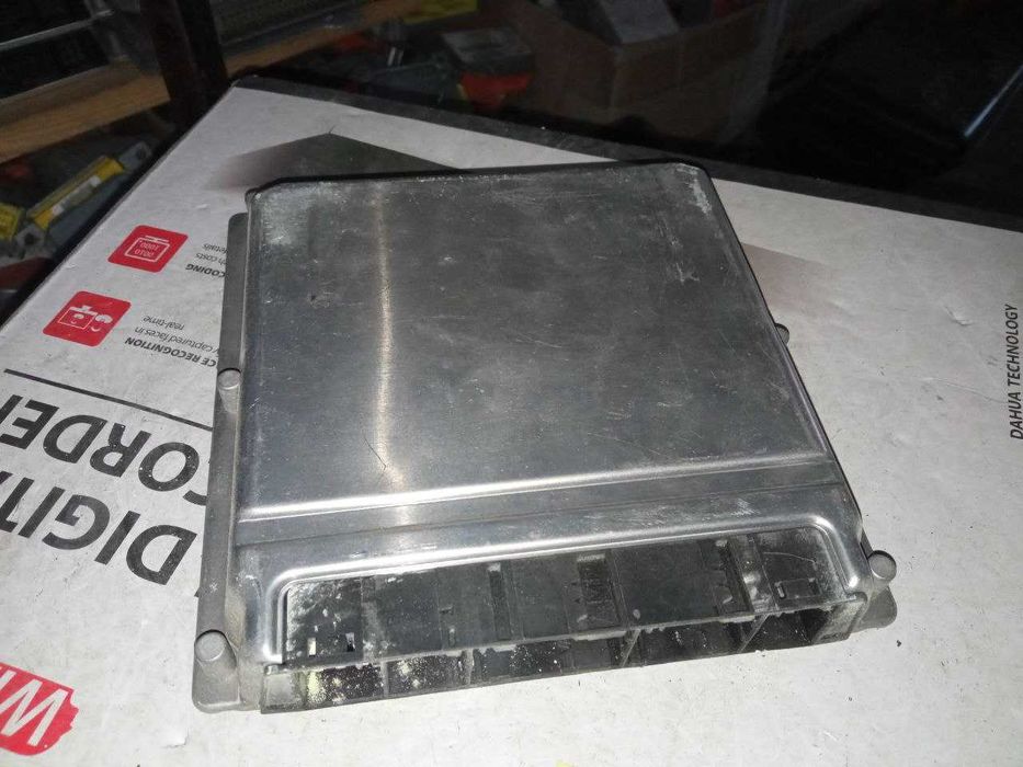 Блок керування двигуном Mercedes W210 2.7 CDI A6121531279 0281010537