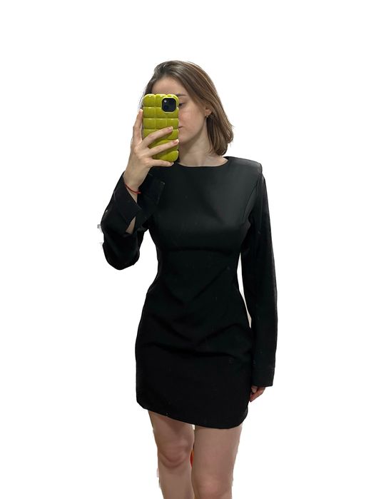 Мінісукня чорна з довгим рукавом