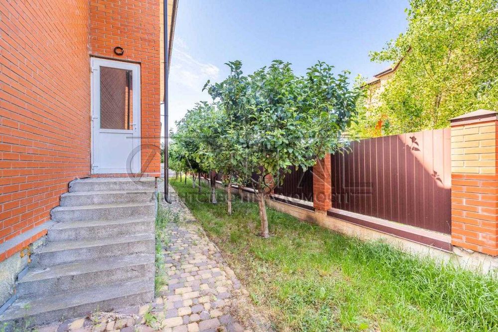 Продаж будинку , Троєщина, Деснянський р-н, КМ закритого типу