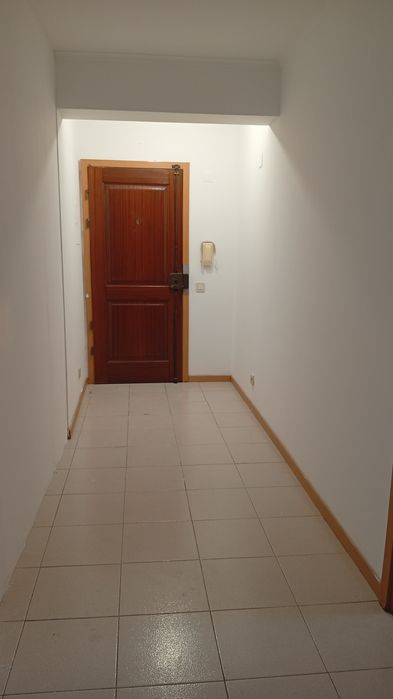 Quarto partilhado,boa localização da amadora