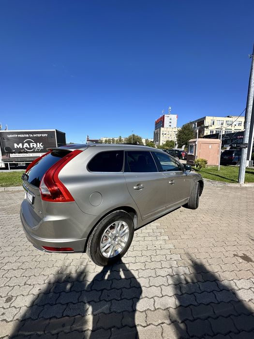 Volvo XC60 2.0 бензин 2014 рік