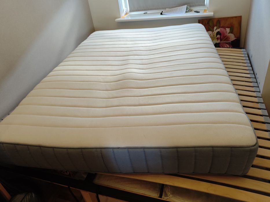 Materac Ikea Valevag 140 x 200 + zagłówek, szuflady