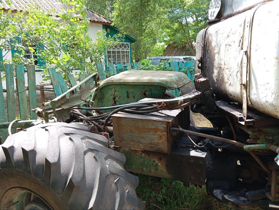 Трактор ХТЗ. Т 150;            Двигун ЯМЗ 236.  Дізель