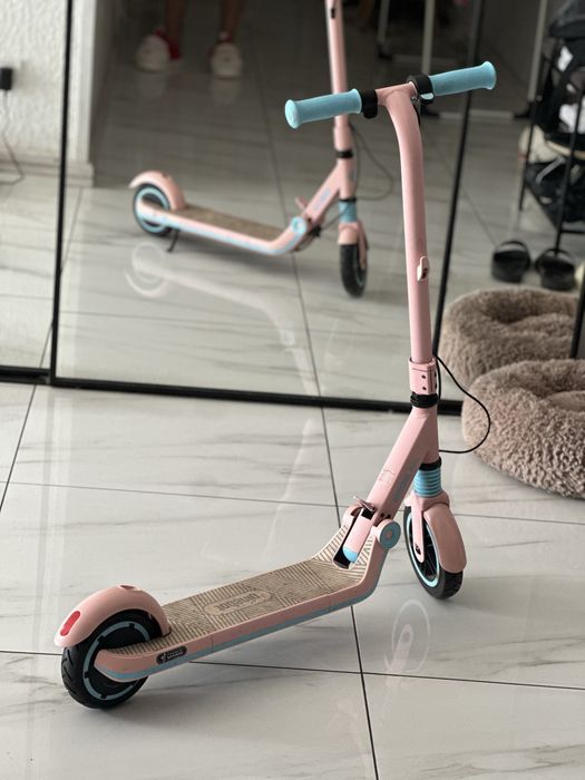 Электросамокат Ninebot Kids  C2 Lite в розовом цвете