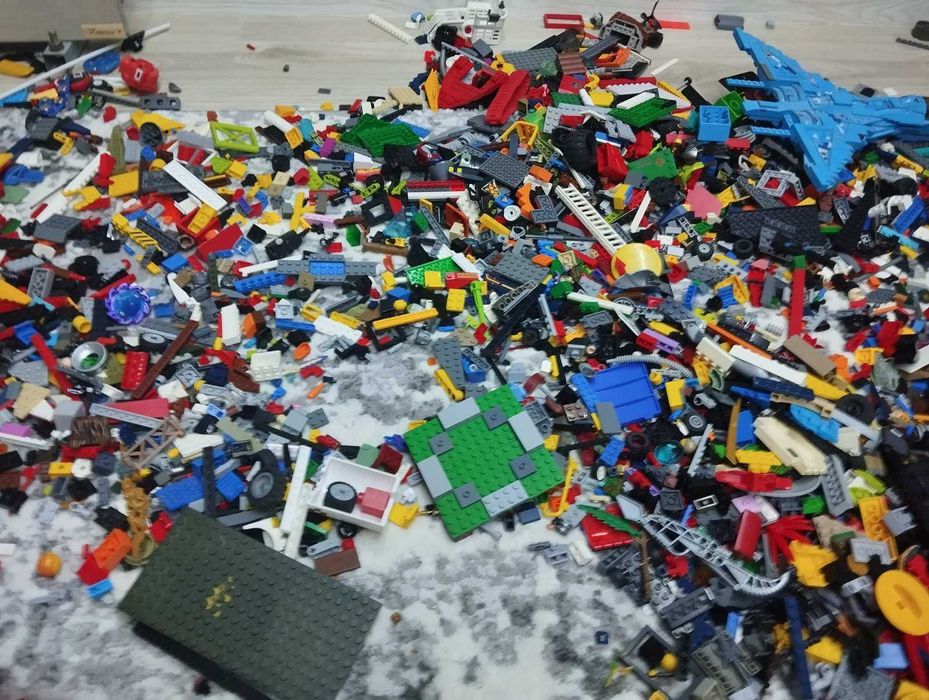 Продаж конструктора Лего бу на вагу