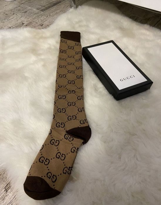 Od ręki podkolanówki gucci monogram