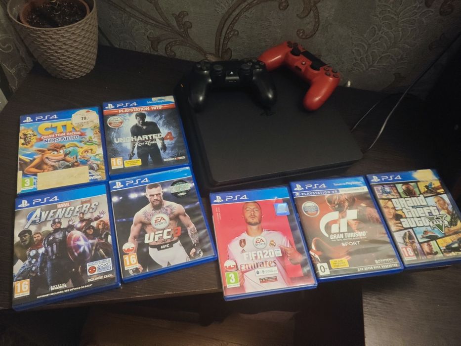 Продаетса Playstation 4
