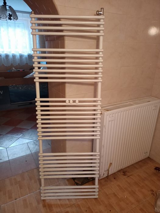 Dwa grzejniki nowe 60x180 oraz 90x90x16