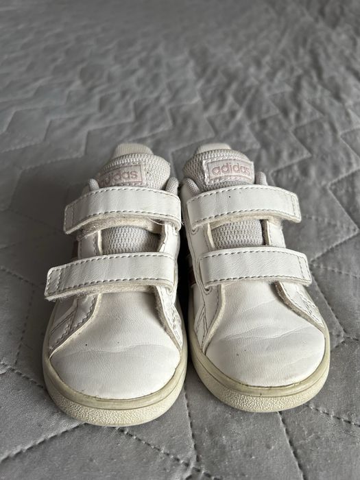 Buciki Adidas dla dziewczynki roz. 22