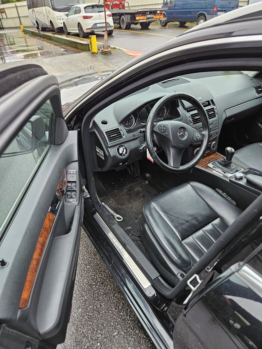 Mercedes-Benz W204 SW C350 CDi Elegance de 2009 para peças