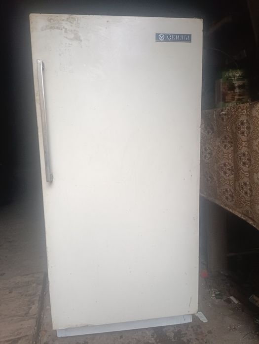 Холодильник с маленькой морозилкой
