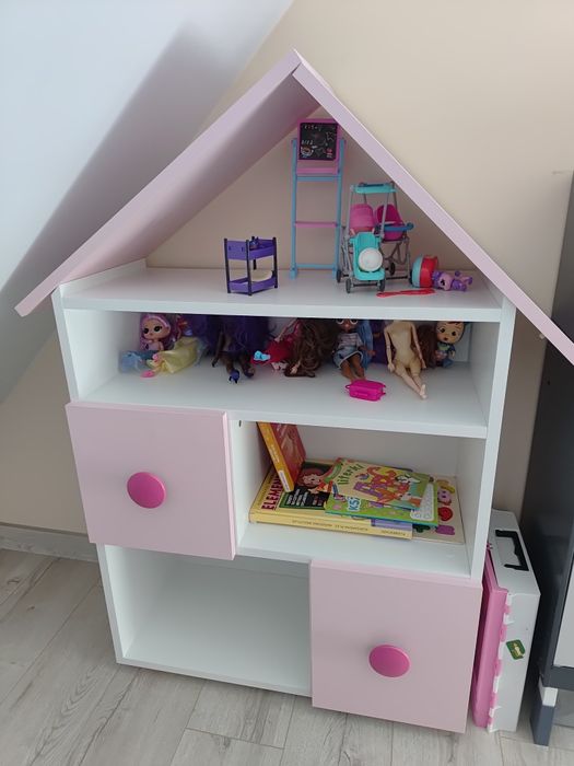Regał dla dziewczynki