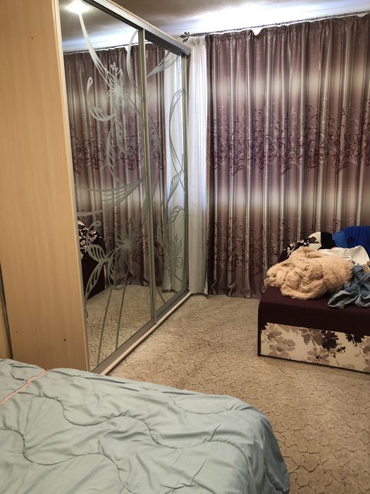 Продам 3-х комнатную квартиру в р-не восьмиквартирная