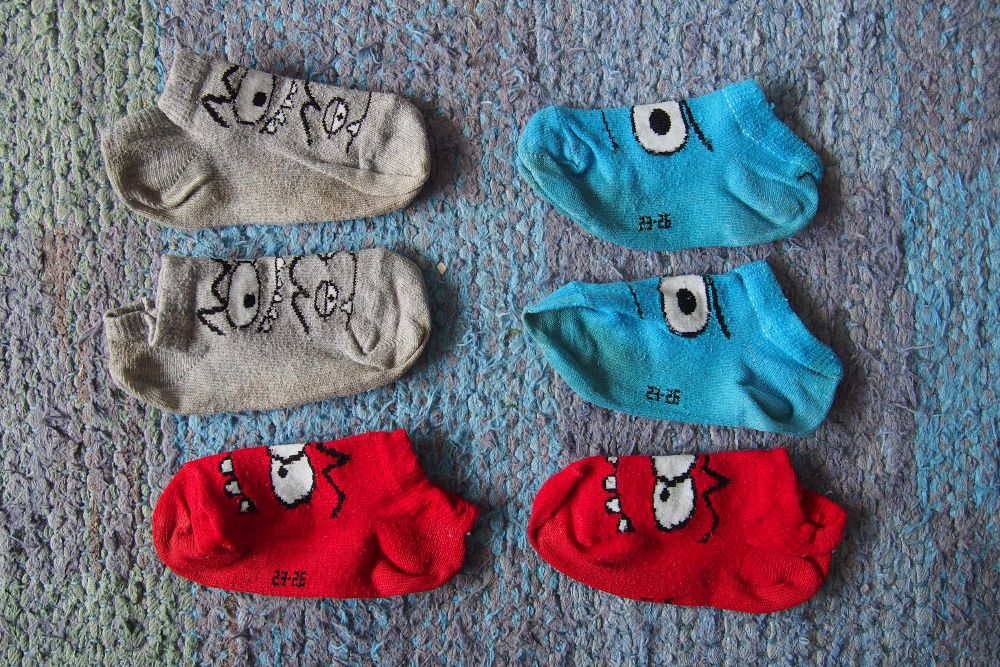 Śmieszne skarpetki stópki rozmiar 23-26 komplet 3 pary