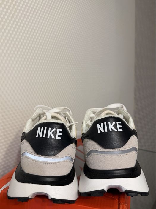 кросівки Nike Phoenix Waffle Cream/Black 44/27 см
