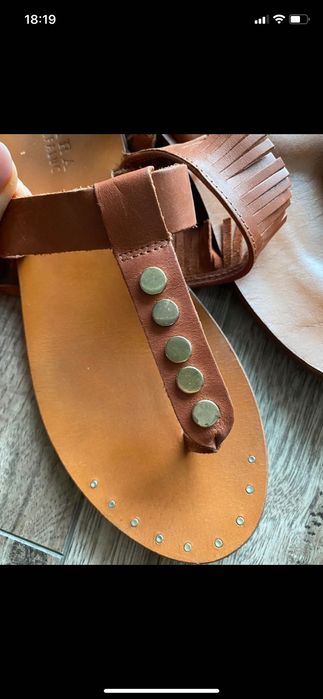 Skórzane japonki Zara