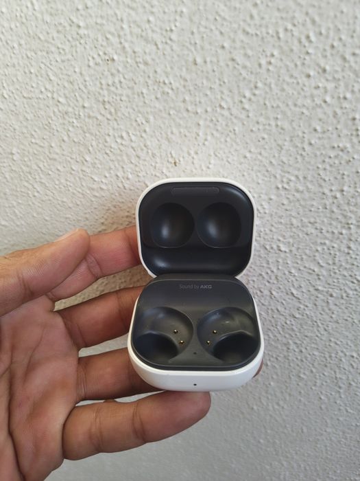 Estojo Samsung Galaxy Buds2 (SOMENTE O ESTOJO)