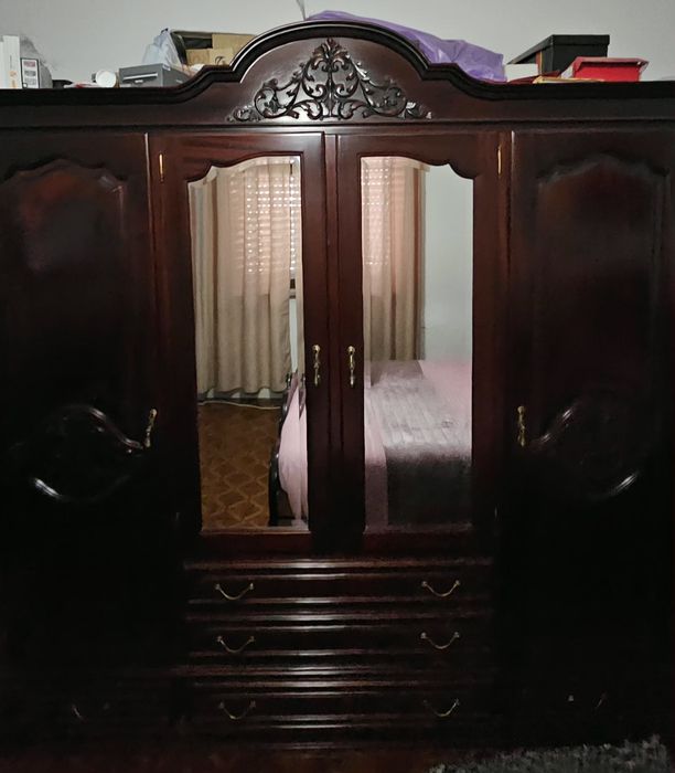 Mobília de quarto completa em mogno