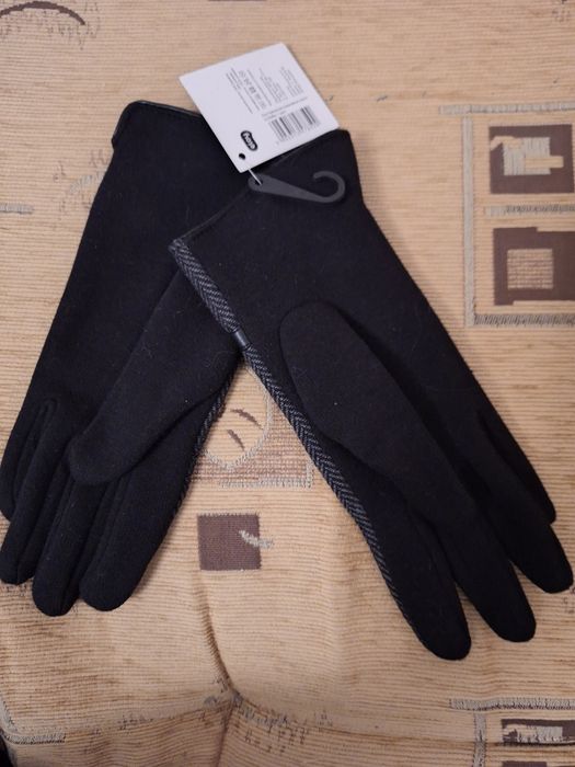 Rękawiczki damskie materiałowe czarne z paseczkiem w jodełkę