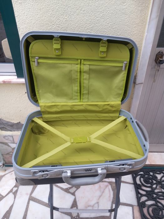 1 Mala Viagem Cabine 50 x 30 x 20  + 1 Saco C/Rodas /Troley