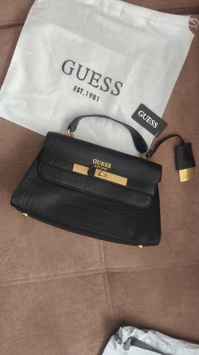 Mala Guess peça elegante