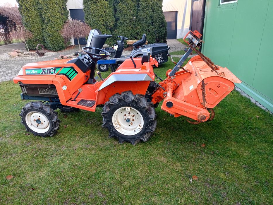 Traktorek Kubota XB-1