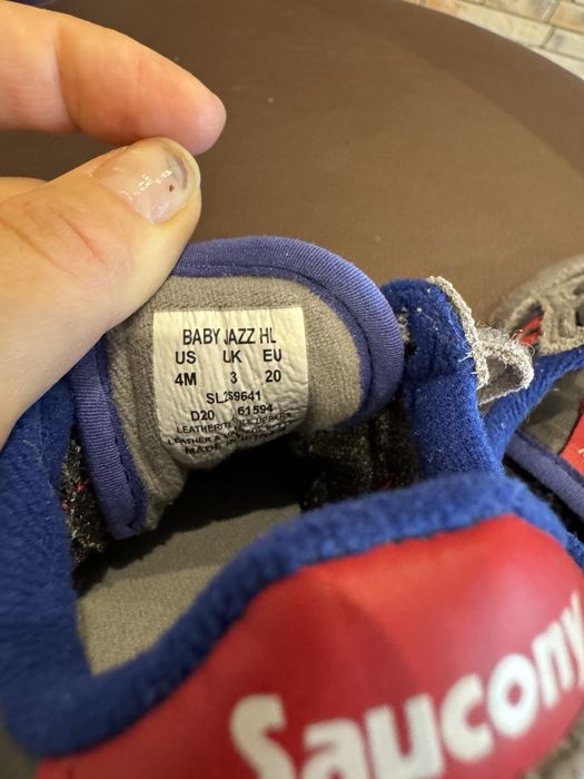 Дитячі фірмові кросівки