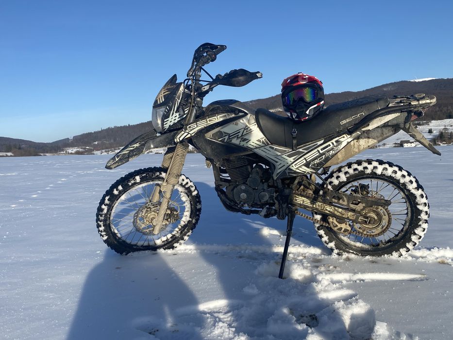 Продам GEON X-ROAD 250