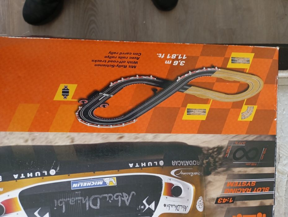 Pista carrinhos elétricos CARRERA