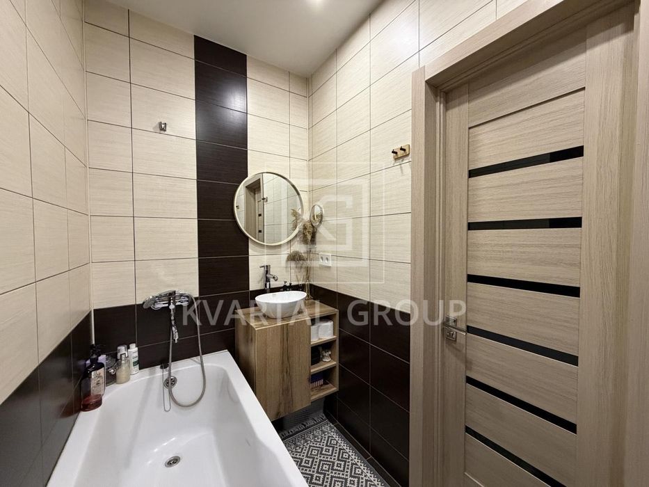 Без комісії. Квартира з дизайнерським ремонтом і центрі міста.