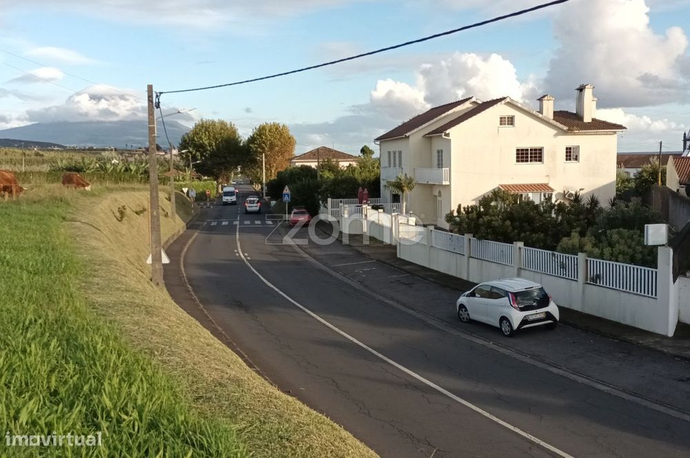 Terreno rústico na Horta