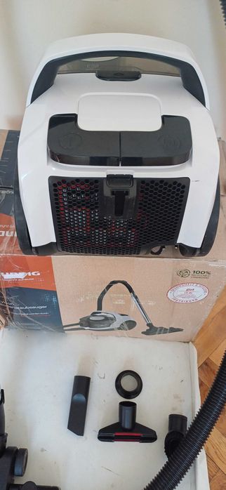 Пилосос GRUNDIG VCC 3170L з Німеччини