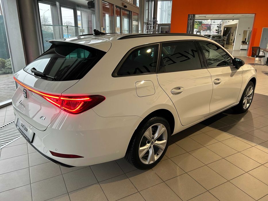 Новий SEAT Leon 2025 FR 1.5 eTSI mHEV DSG (150 к.с.)