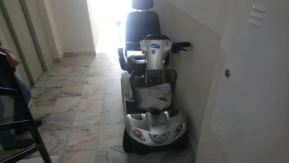 Scooter eléctrica mobilidade reduzida