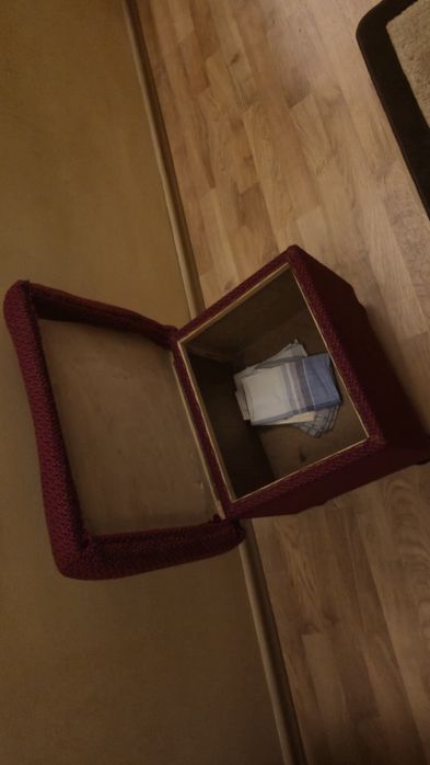 Oddam dwie Pufy buraczkowe