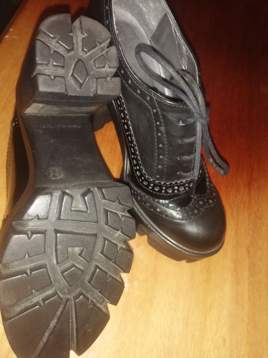 Женские ботинки 35 размер