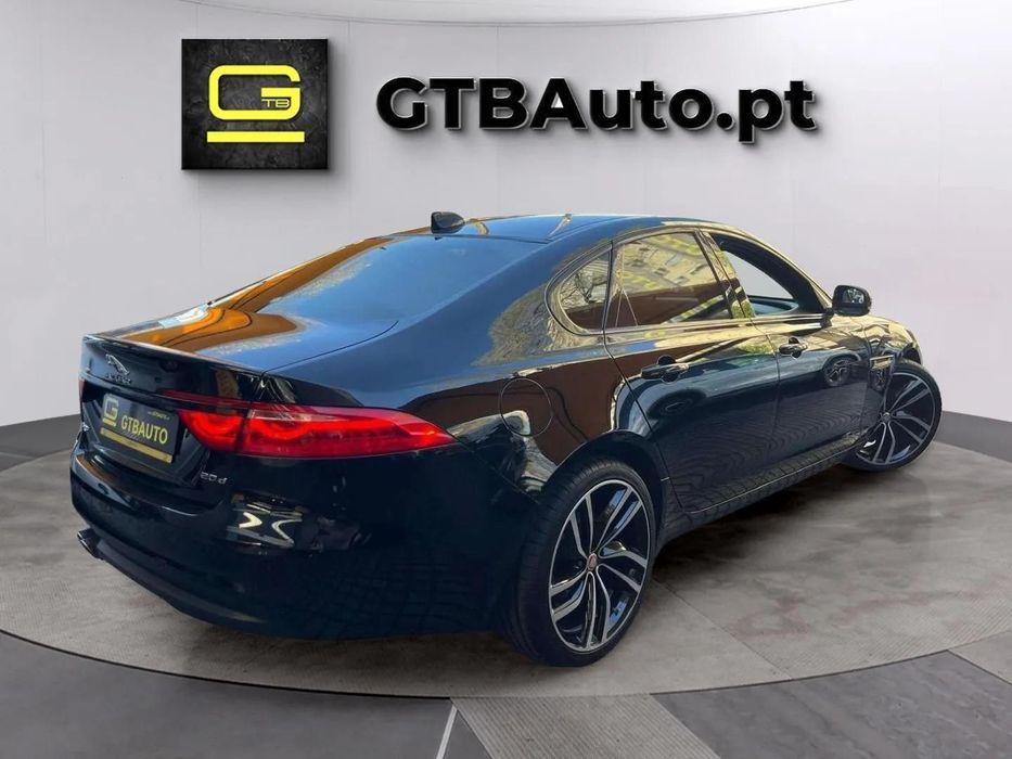 Jaguar XF