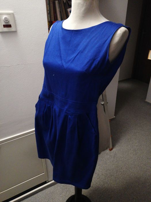 Sukienki młodzieżowe/dziewczęce