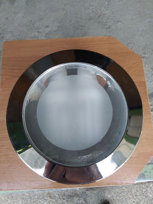 Світильник вмонтований