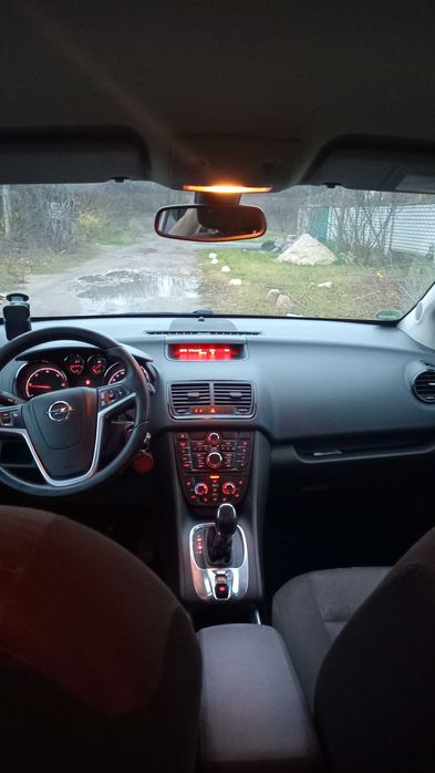 Опель меріва в гарному стані