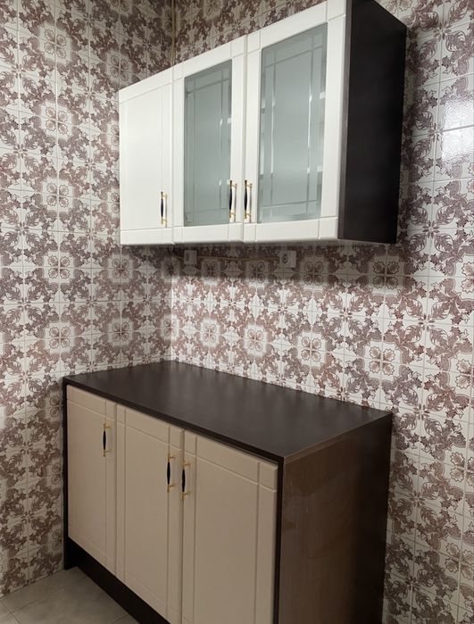 Móvel e vitrine para arrumação